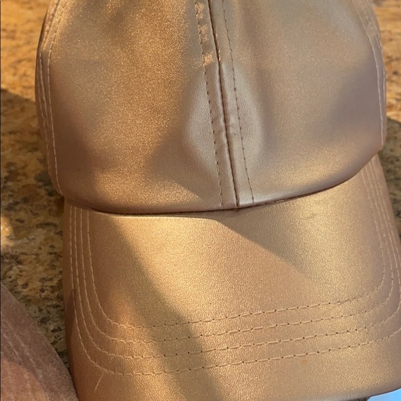 Pink hats - Picture 3 of 3